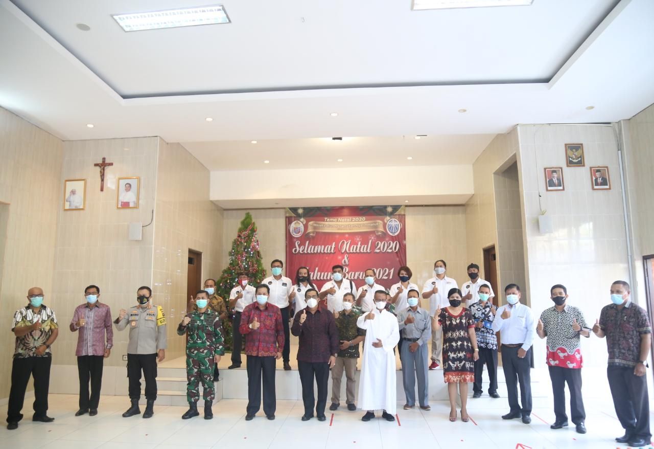 podiumnews.com-Wakil Bupati Sanjaya Hadiri Perayaan Natal Umat Kristiani Tabanan